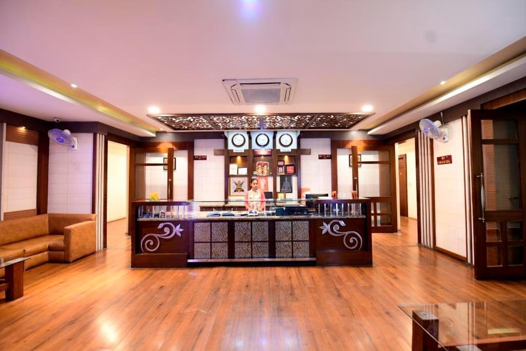 Hotel Jataka Inn ブッダガヤ エクステリア 写真