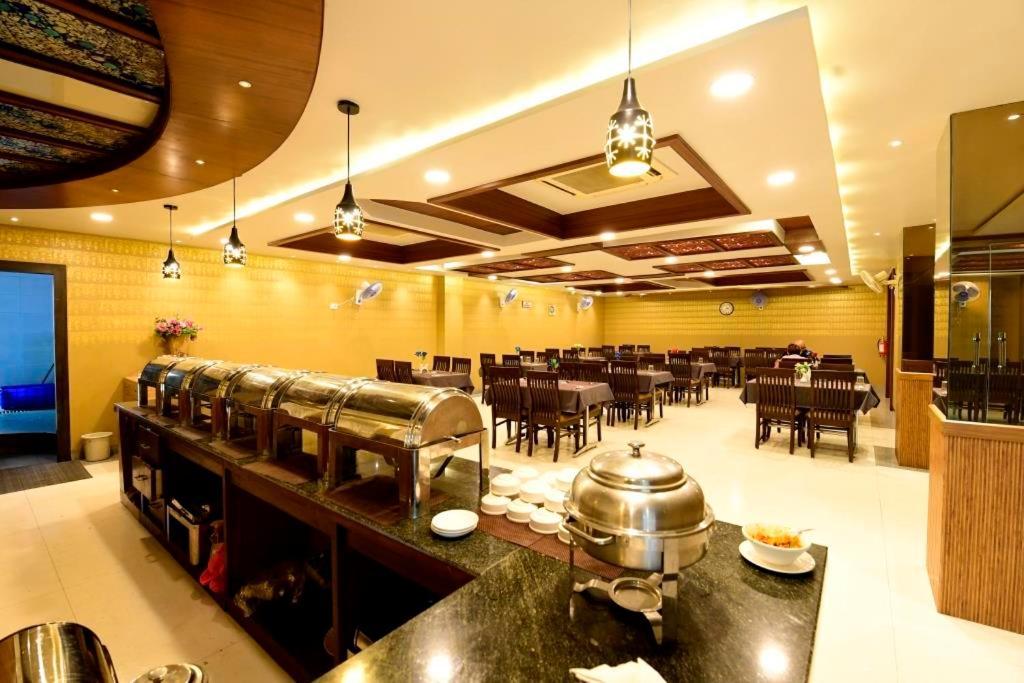 Hotel Jataka Inn ブッダガヤ エクステリア 写真
